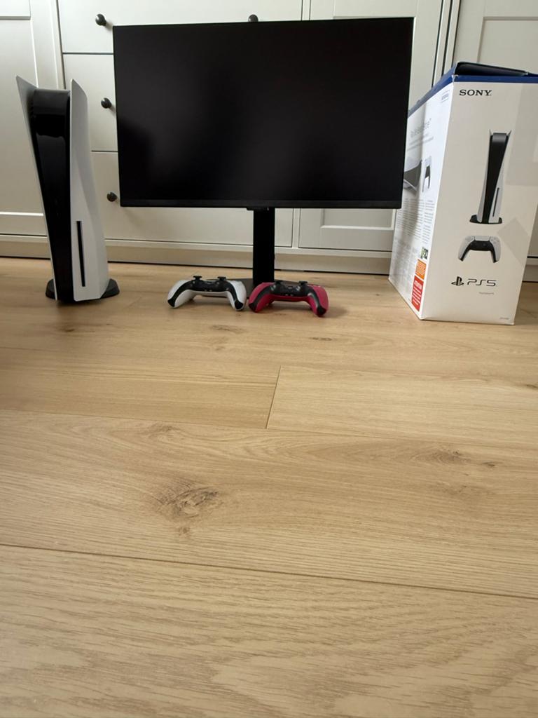 PlayStation 5 Disc Edition met scherm, 2 controllers en game, Ophalen, Zo goed als nieuw, Playstation 5