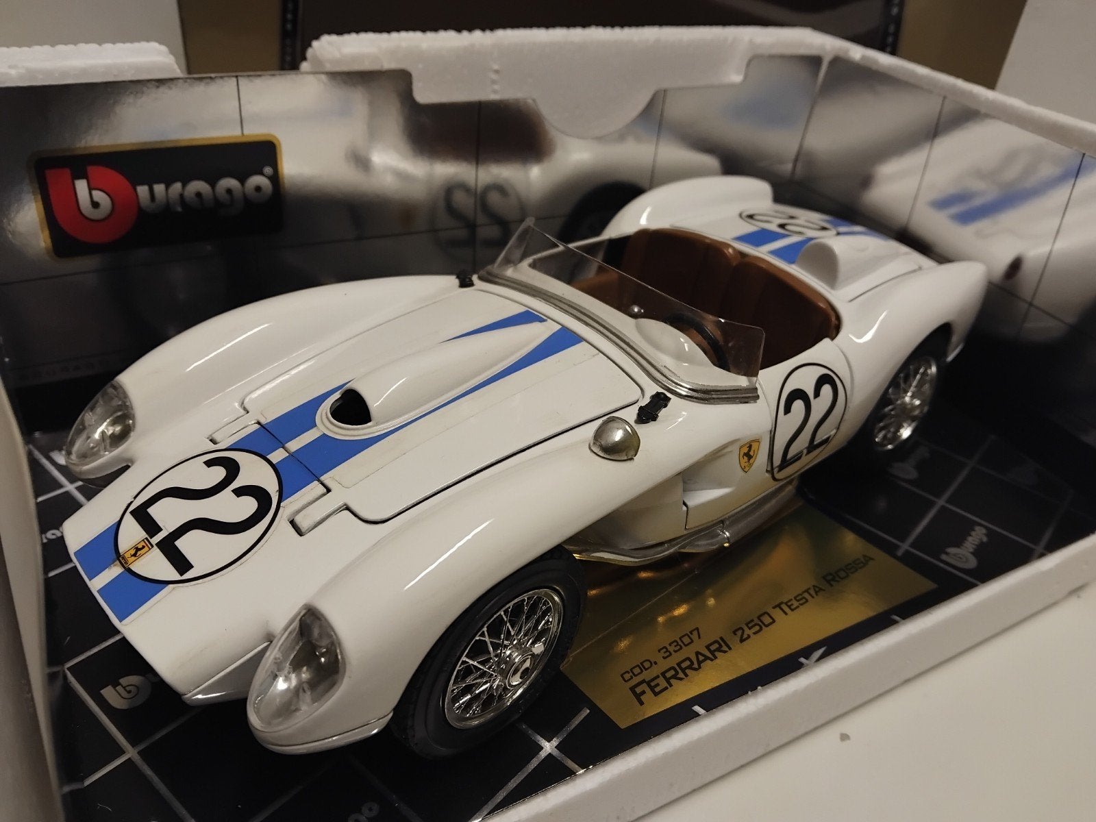 Ferrari 250 Testa Rossa 1957 #22 wit Bburago metal 1:18 KRD, Ophalen of Verzenden, Zo goed als nieuw, Auto, Overige merken