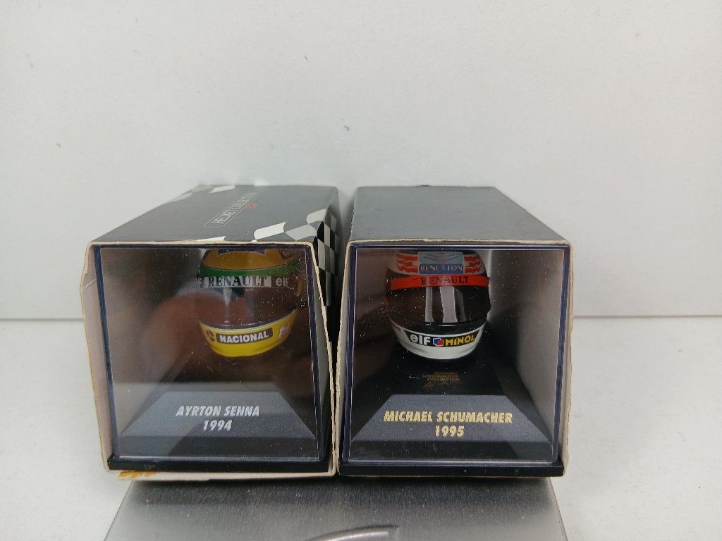 22 stuks helmet o.a.veel 1/8 .1 grotere van max 2 x fig.1/18, Hobby en Vrije tijd, Modelauto's | 1:5 tot 1:12, Ophalen of Verzenden
