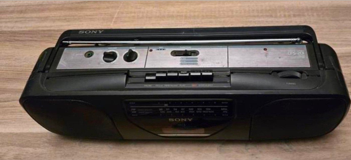 Radio doet prima de cassette Player doet niet,
Radio mooi zu, Ophalen of Verzenden
