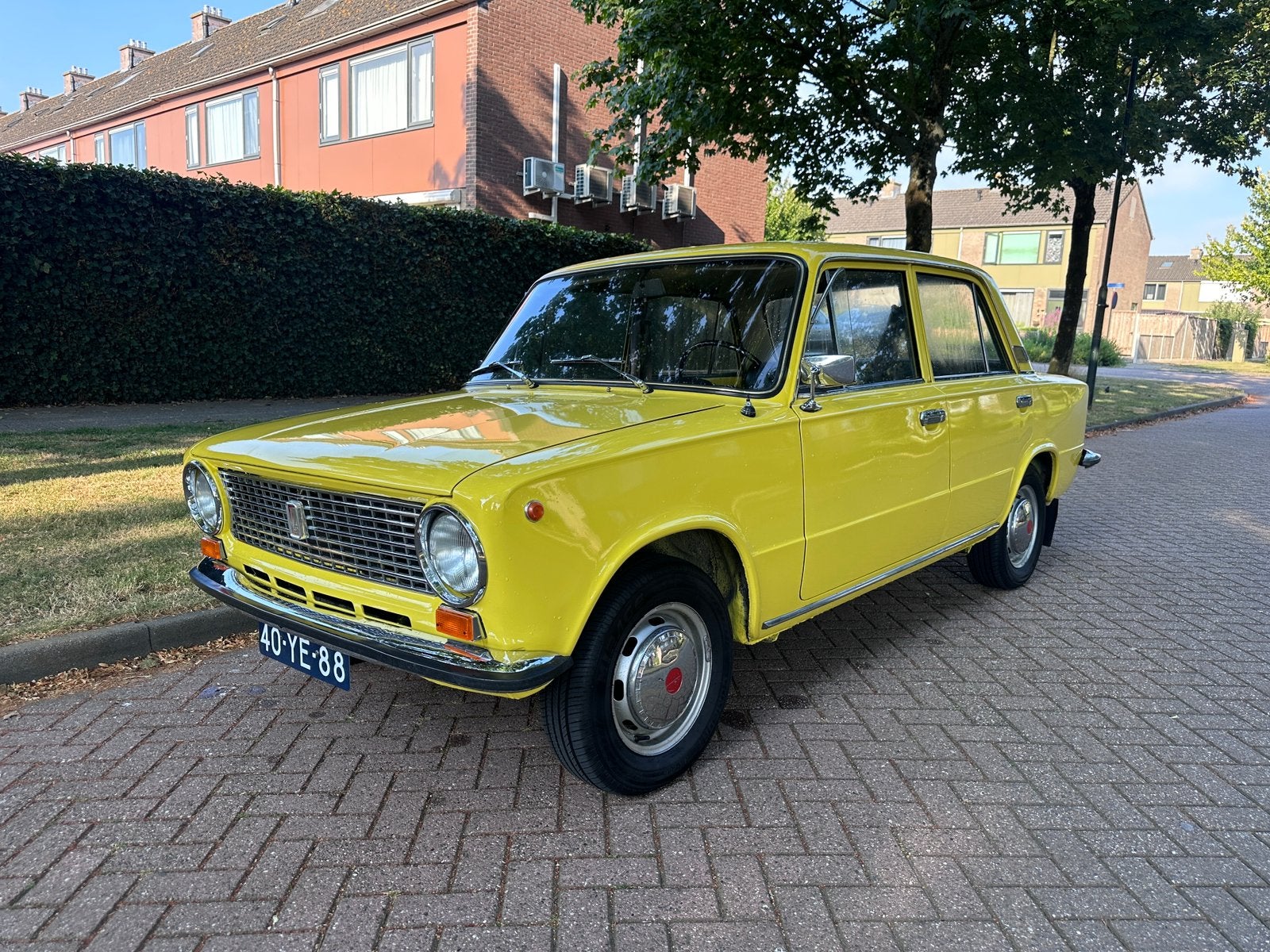 VAZ 2101 – APK-vrij & belastingvrij, Auto's, Lada, Bedrijf, Benzine, Sedan, Geïmporteerd, Geel, Ophalen