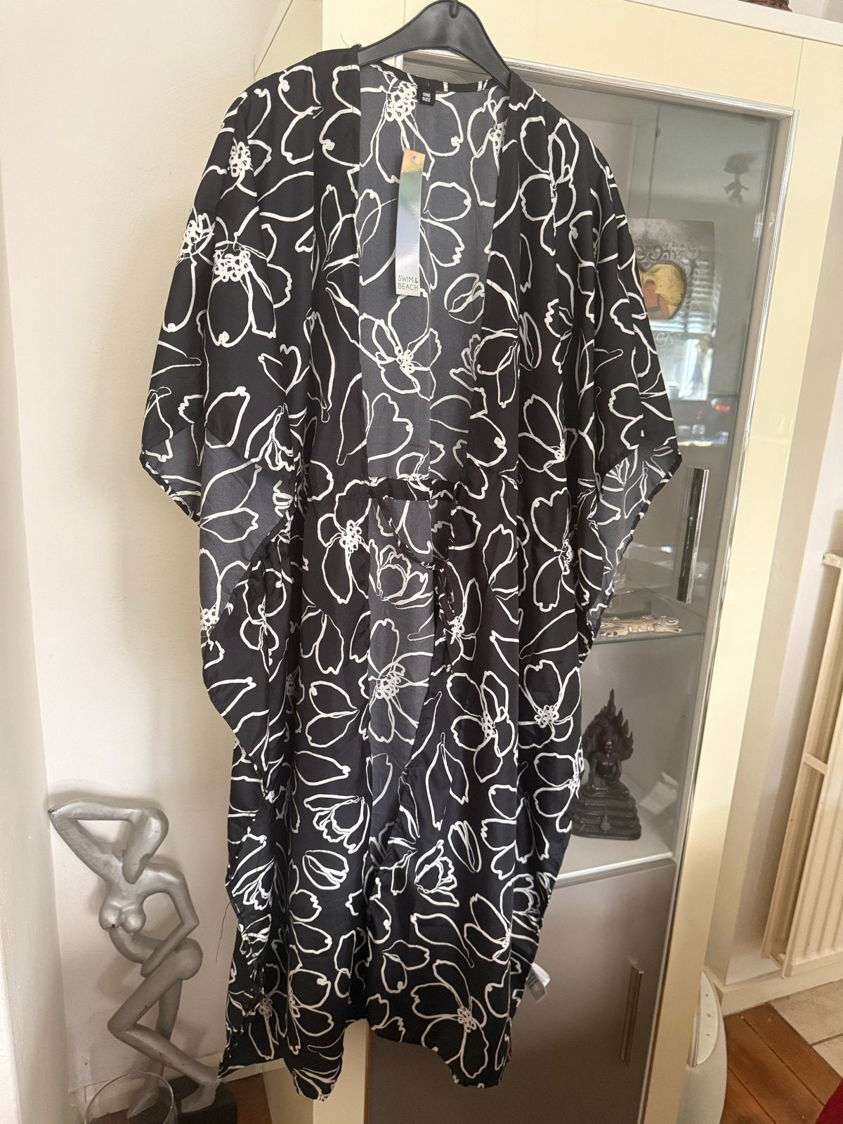 Nieuwe Zwarte Kaftan met Bloemenprint - Maat 54, Ophalen of Verzenden, Nieuw, Zwart, Overige typen