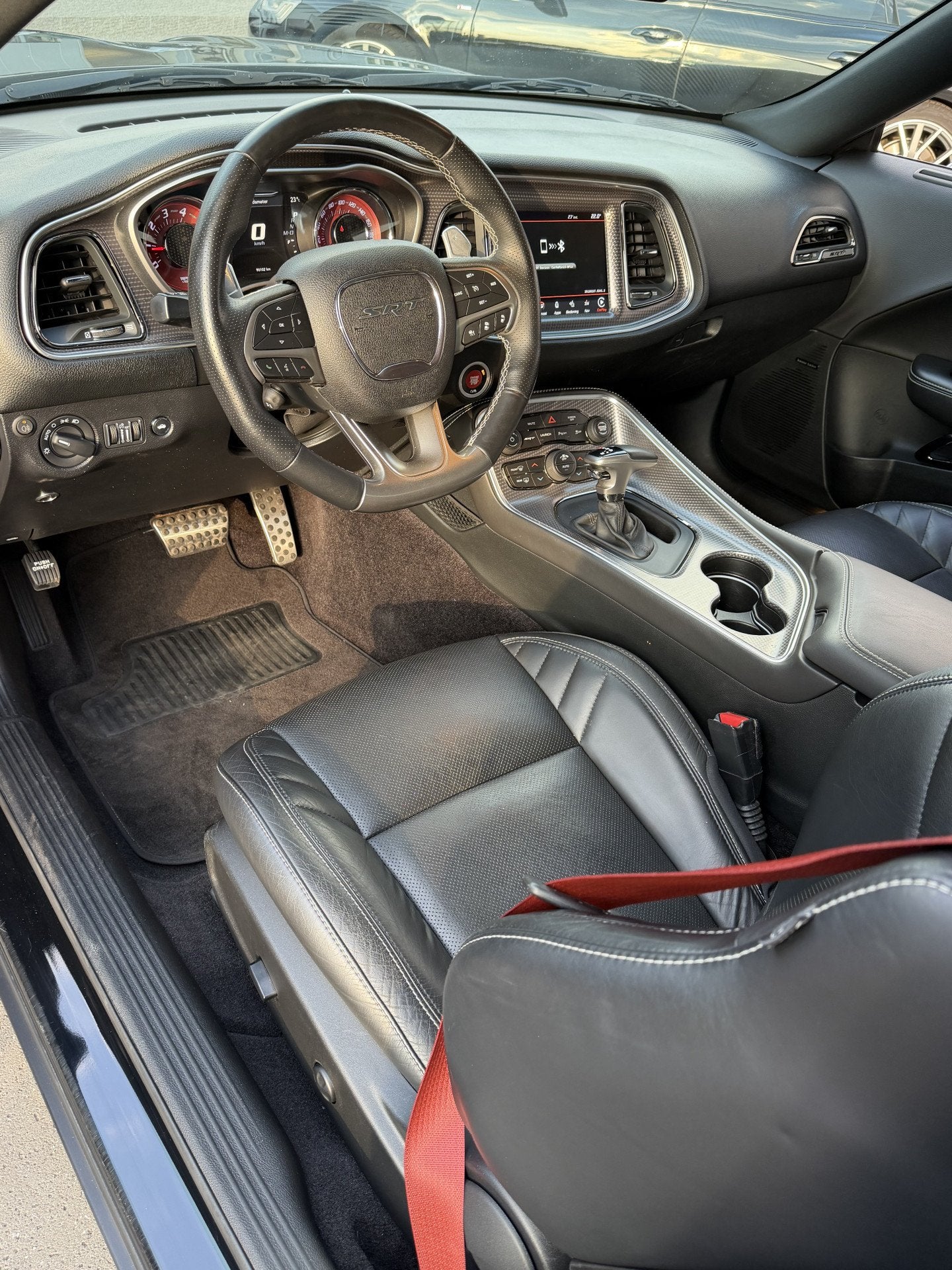 Dodge CHALLENGER SRT HELLCAT WB ACC-H&K-20"-Keyless-Stoelen, Gebruikt, Overige carrosserieën, Met garantie (alle), Zwart
