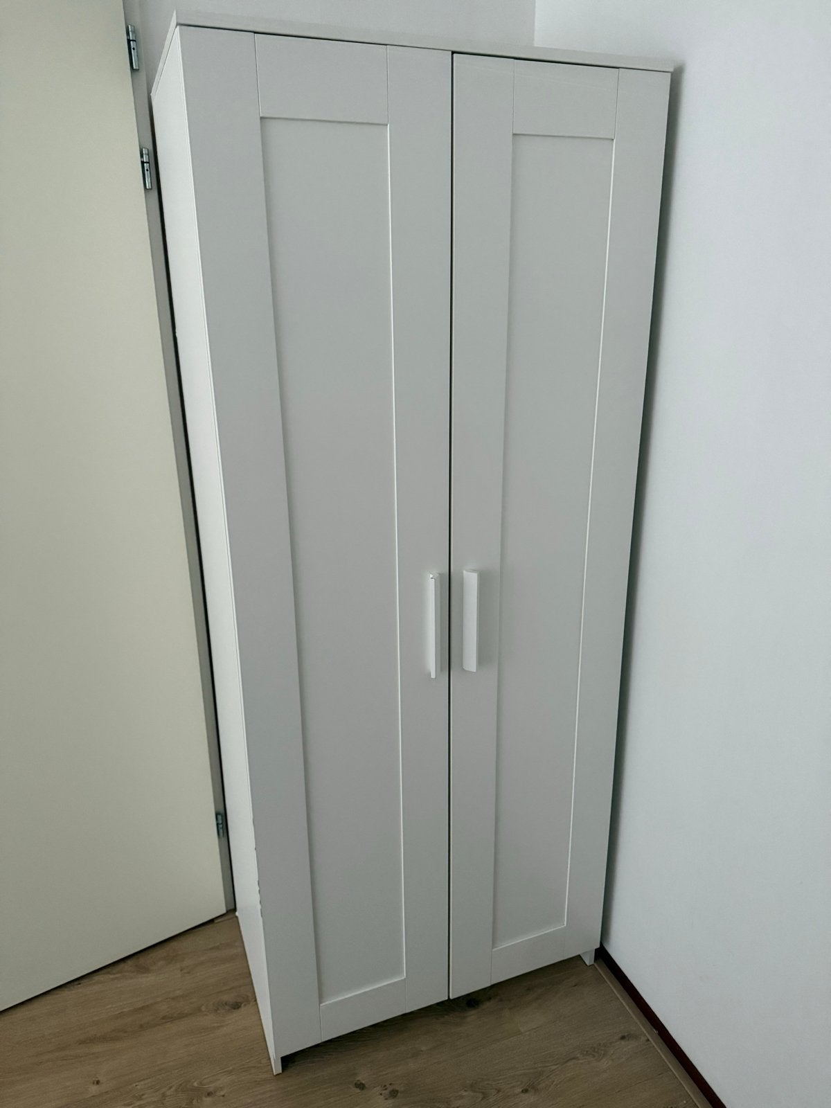 Witte kledingkast met hang- en legruimte, Huis en Inrichting, Ophalen, Met plank(en), Gebruikt, 50 tot 100 cm