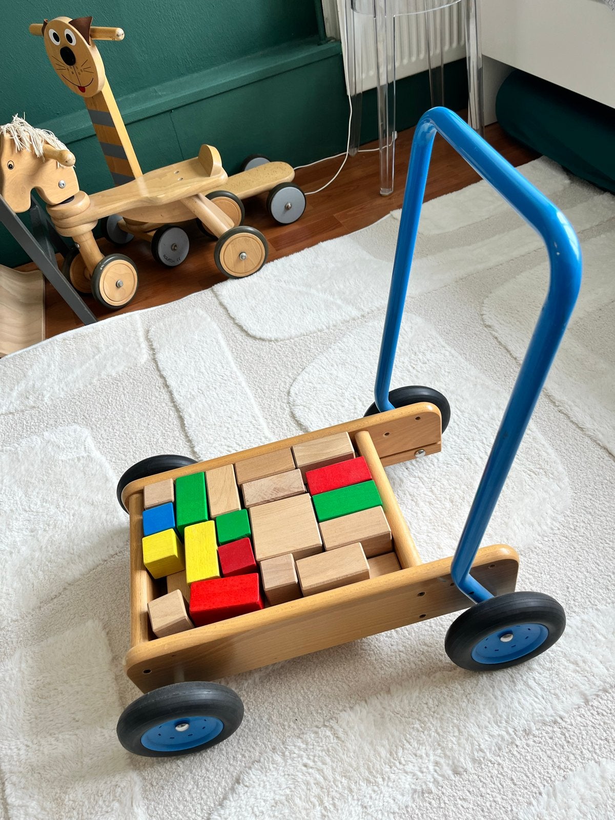 Houten loopwagen met bouwblokken, Kinderen en Baby's, Speelgoed | Houten speelgoed, Ophalen, Gebruikt, Duw- of Trekspeelgoed