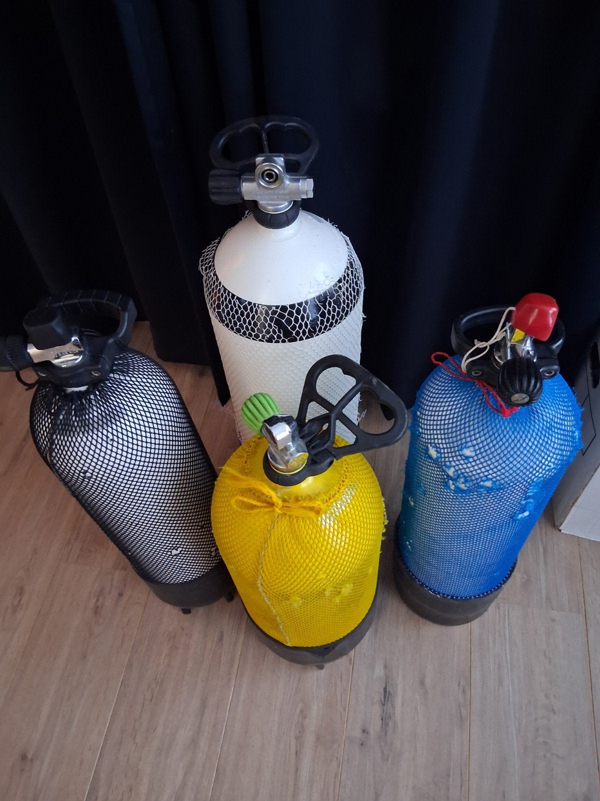 4 duikflessen, Watersport en Boten, Duiken, Ophalen, Gebruikt, Duikfles