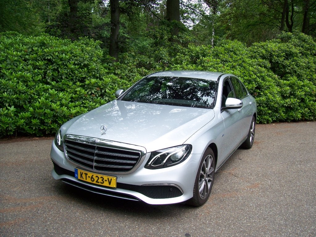 E-Klasse E350 e Plug-in Hybrid 286pk 9G-TRONIC 77.000 km !!, Auto's, Automaat, Sedan, Zilver of Grijs, 1825 kg