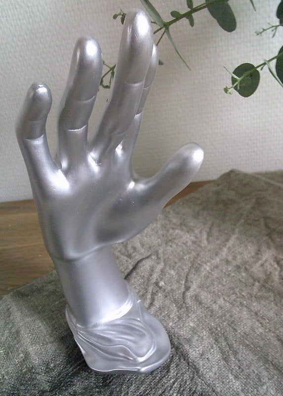Zilverkleurige stenen hand voor ringen decoratie etc, Gebruikt, Overige stijlen, Ophalen of Verzenden, Steen/keramiek