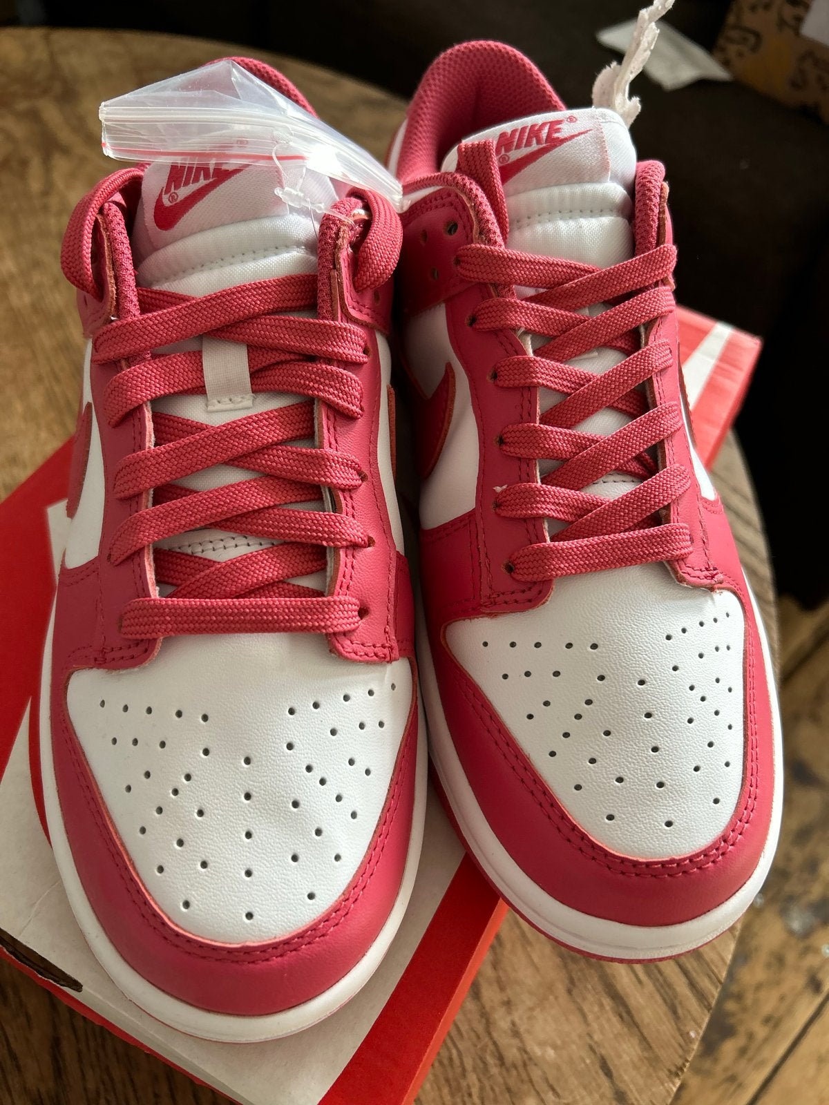 Nike Dunk Low White/Archaeo Pink - Maat 38, Kleding | Dames, Ophalen of Verzenden, Nieuw, Roze, Sneakers of Gympen