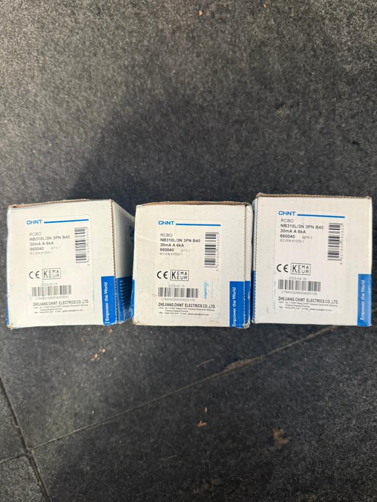 3 stuks CHINT B40 automaten, nieuw, Ophalen, Zo goed als nieuw