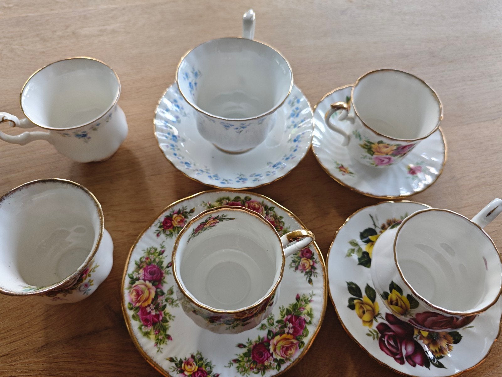 Lotje servies Royal Albert, Elisabeth tan,Royal Windsor, Ophalen of Verzenden