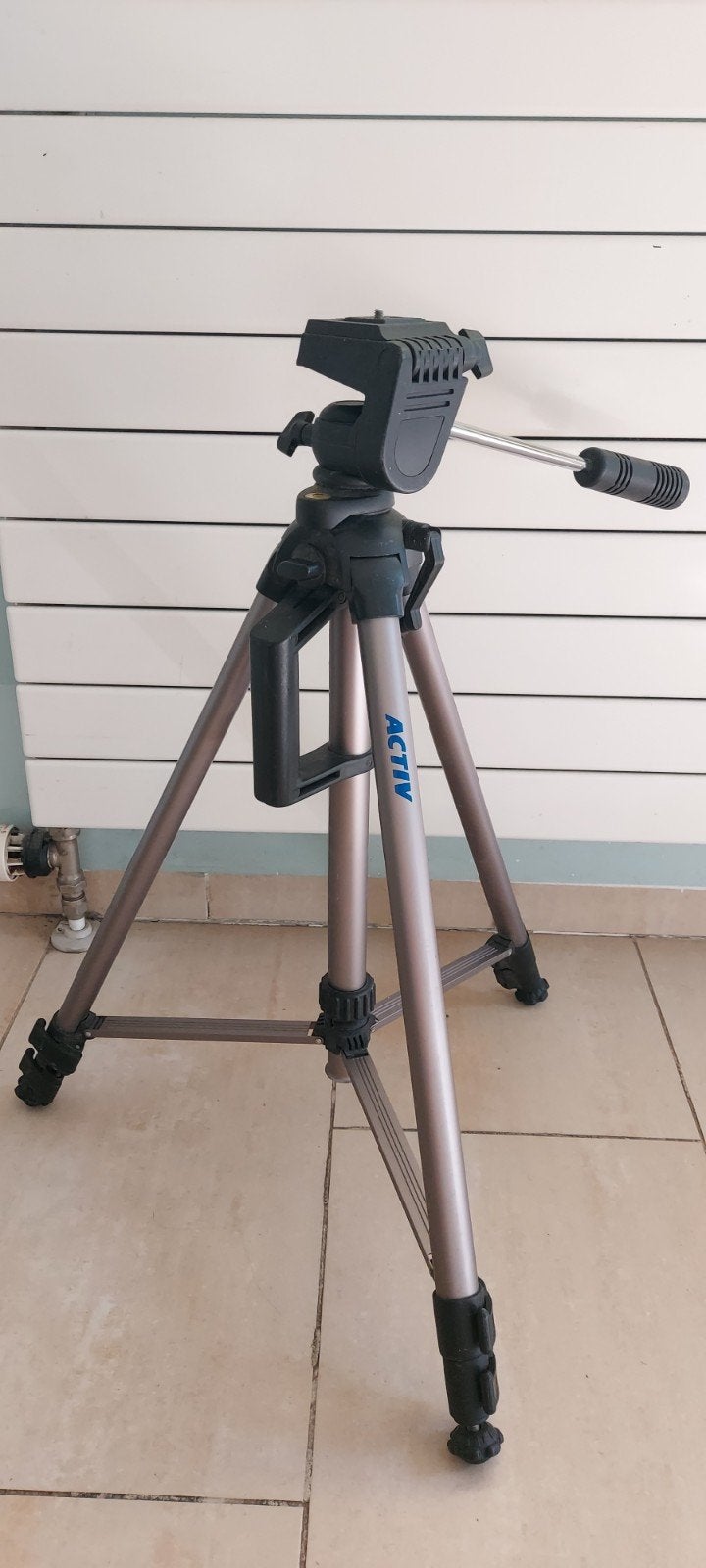 Fotostatief met snelsluiting - Activ, Ophalen of Verzenden, Gebruikt, Driepoot