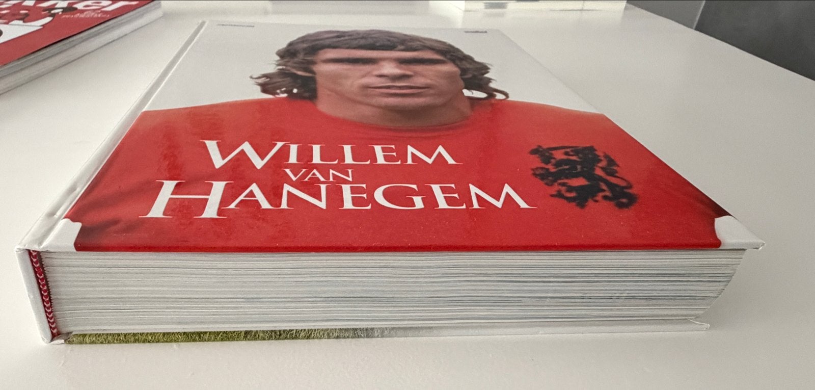 Boek Willem van Hanegem - Nieuwstaat, Ophalen of Verzenden, Zo goed als nieuw, Balsport