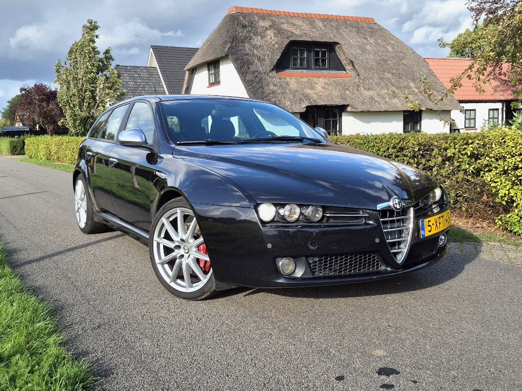 Alfa Romeo 159 2.0 Jtdm 16V 125KW SW ECO 2010 Zwart Trekhaak, Auto's, Voorwielaandrijving, Euro 5, 1956 cc, Zwart