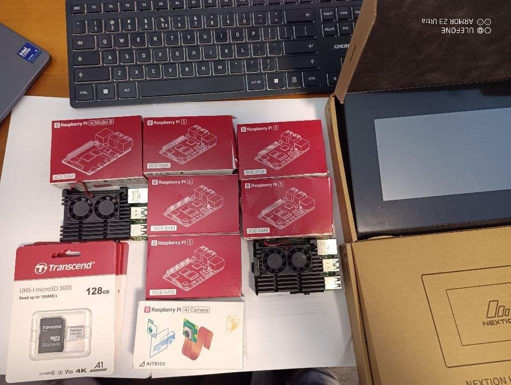 Raspberry Pi en display, Ophalen of Verzenden, Nieuw