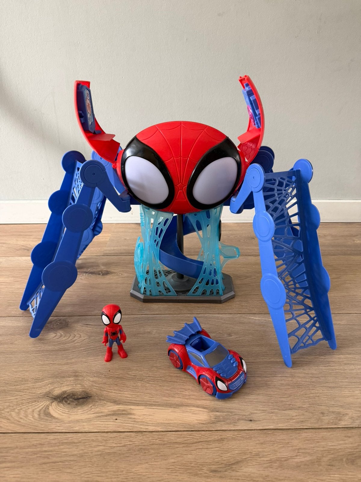 Spiderman hoofdkwartier incl geluid en spiderman + auto, Ophalen, Gebruikt