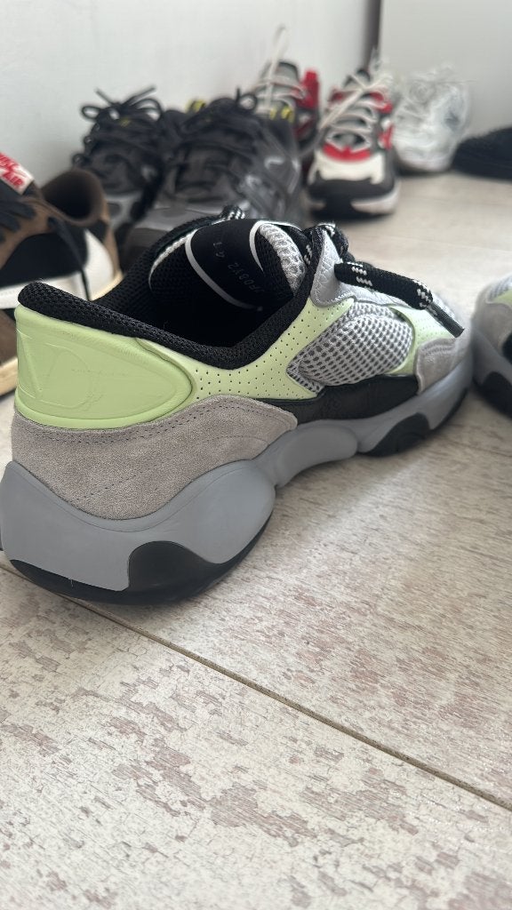 Valentino Garavani Sneakers Maat 41 - Zo goed als nieuw, Kleding | Heren, Ophalen, Overige kleuren, Valentino Garavani, Sneakers of Gympen