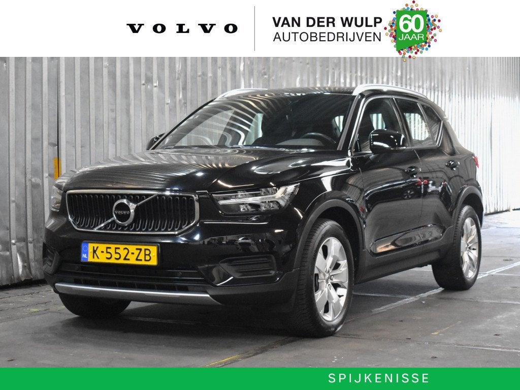Volvo XC40 T2 129PK Aut. Momentum | Trekhaak | Navigatie | P, Auto's, Gebruikt, Zwart, Origineel Nederlands, SUV of Terreinwagen