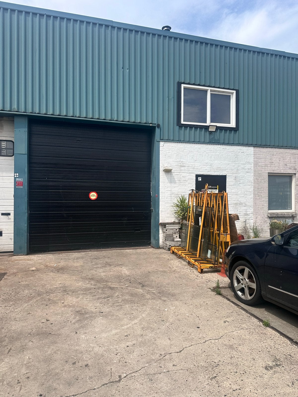 Bedrijfspand/Garage/hobbyruimte met kantoor en faciliteiten, Zakelijke goederen, Bedrijfs Onroerend goed, Huur, Bedrijfsruimte
