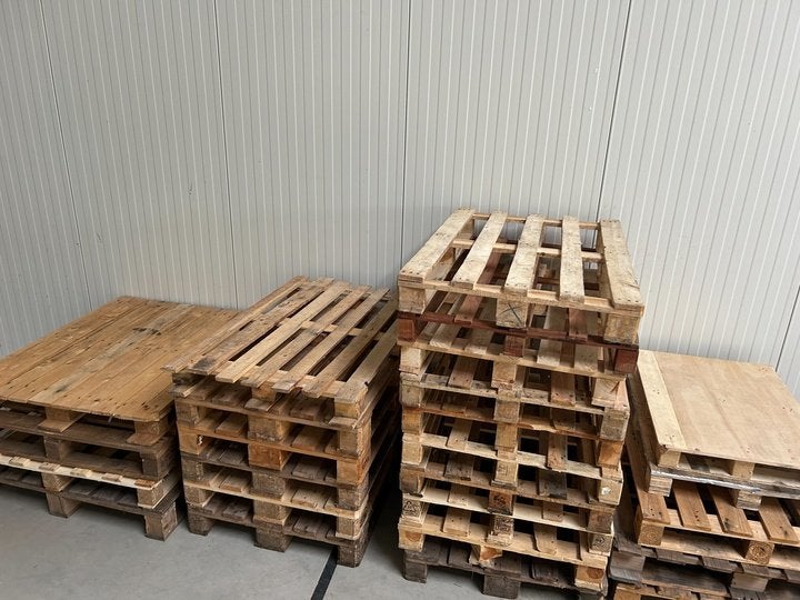 25 pallets, Ophalen, Zo goed als nieuw, 50 mm of meer, Minder dan 200 cm