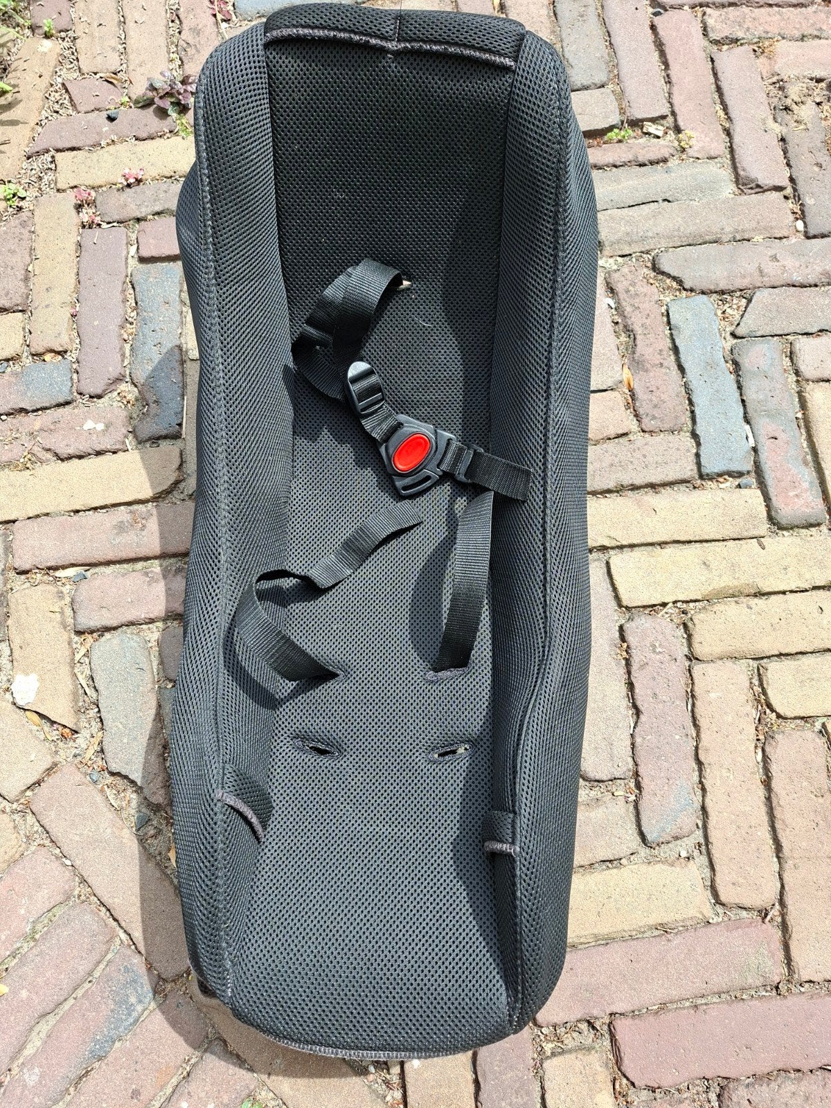 Babyschaal voor op de bakfiets, Ophalen, 1 kind