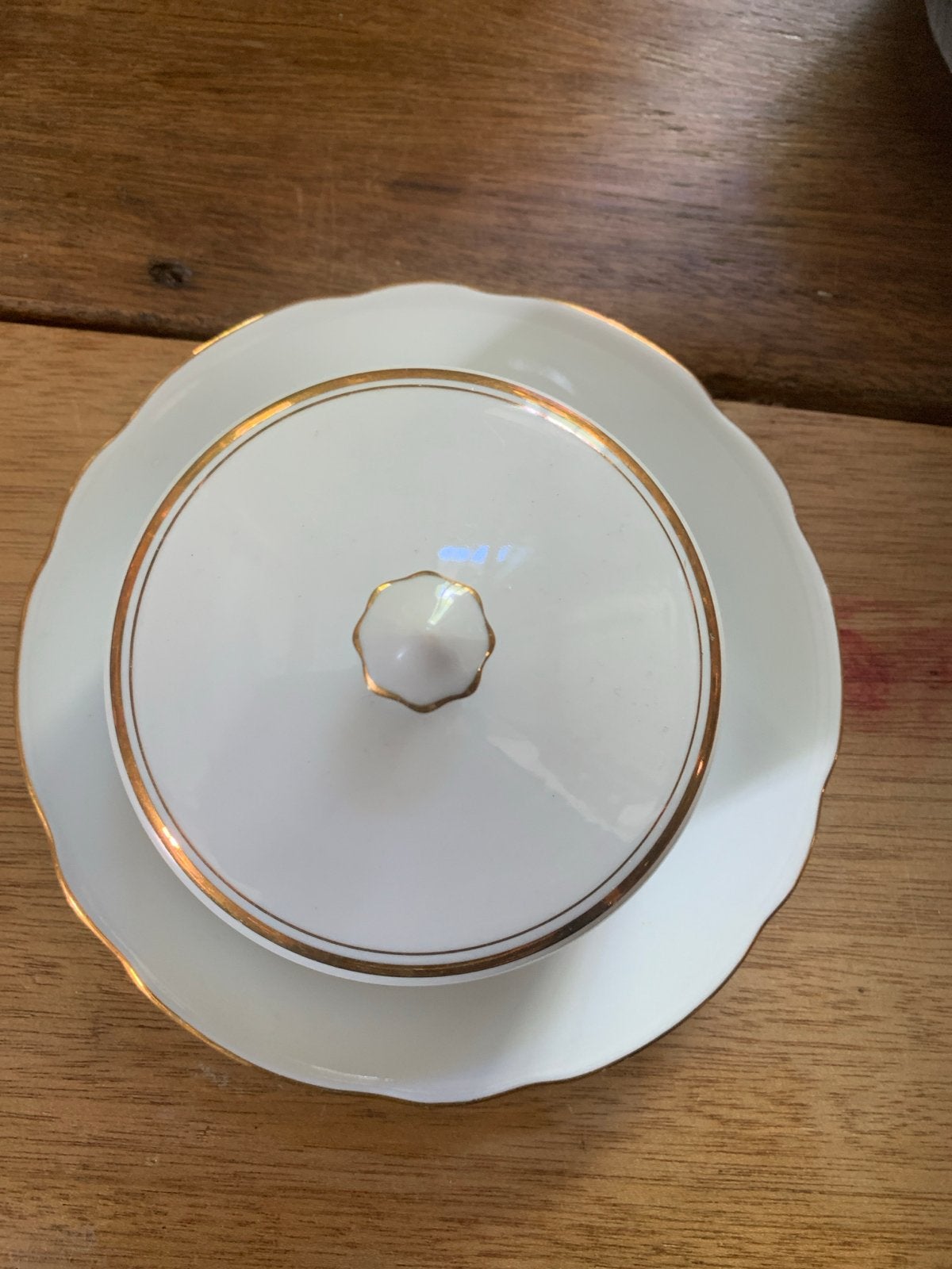 Vinted.Elegant wit porseleinen botervloot met gouden rand, Ophalen of Verzenden