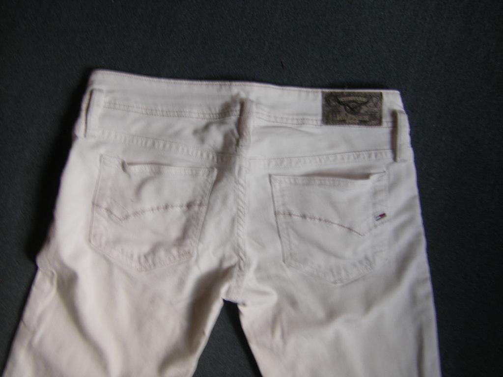 Broek Tommy Hilfiger, Wit, Ophalen of Verzenden, Zo goed als nieuw, W28 - W29 (confectie 36)