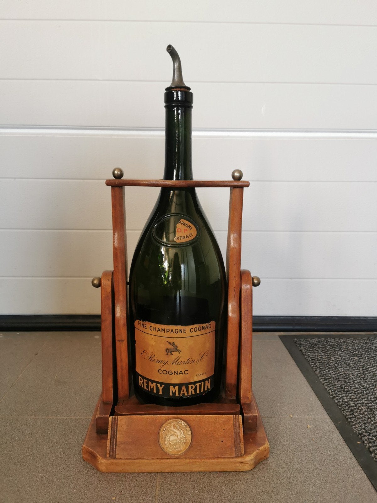 Antieke Rémy Martin Fles met Schenkstandaard - t.e.a.b, Ophalen