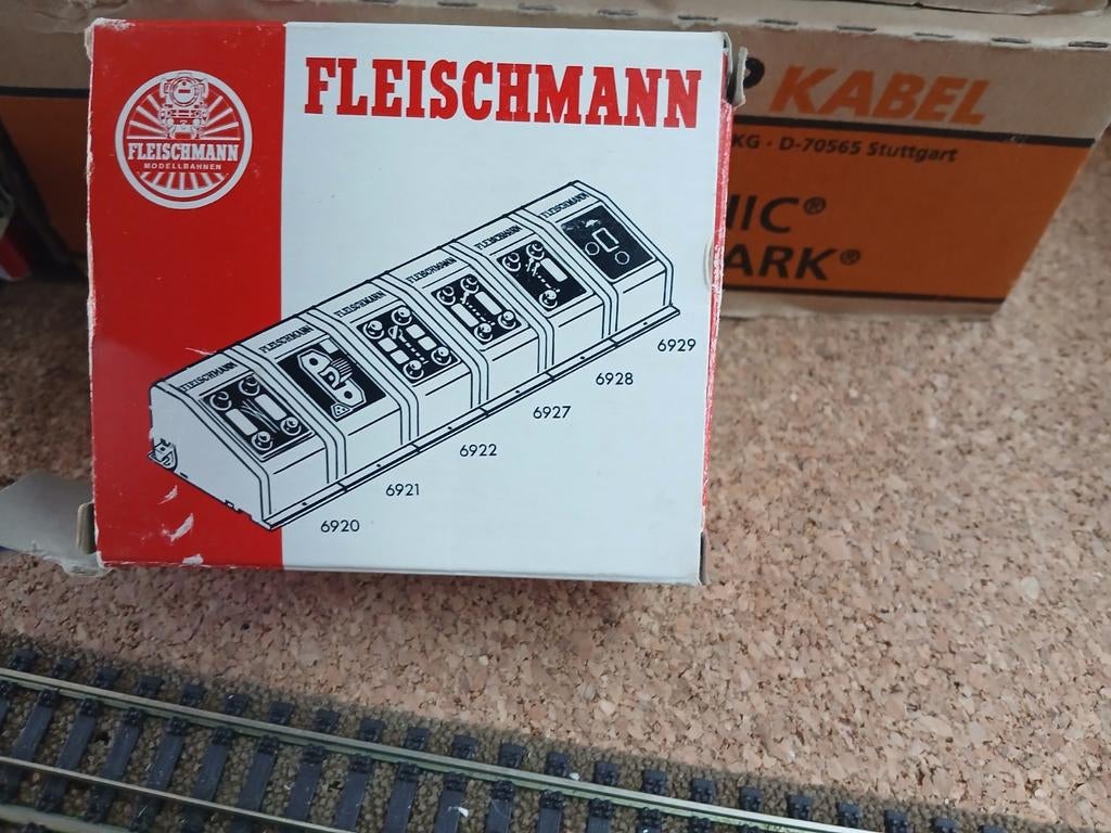 Fleischmann Schakel met Doos - Gebruikt, Ophalen of Verzenden, Gebruikt, Overige typen, Fleischmann