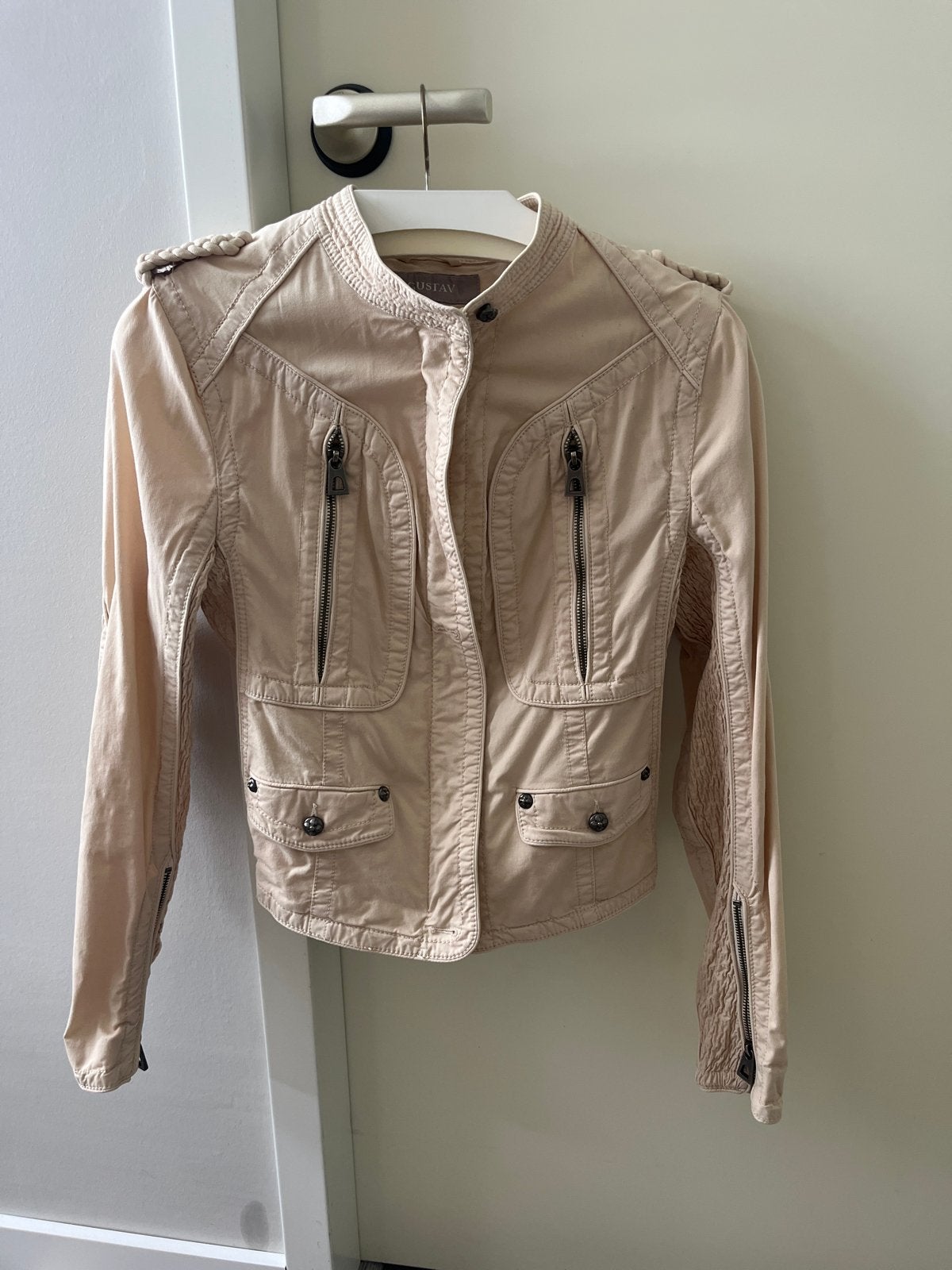 Gustav jasje maat 34 beige met ritsen en details, Ophalen of Verzenden, Zo goed als nieuw, Maat 34 (XS) of kleiner, Beige