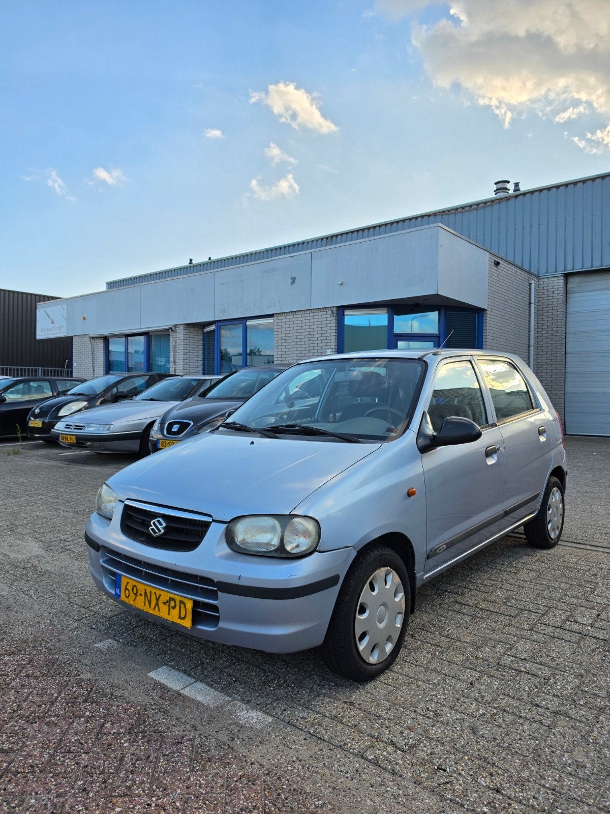 Suzuki Alto 1.1 16V 5d AGS 2004 Grijs, Auto's, 750 kg, 4 cilinders, 4 stoelen, Origineel Nederlands