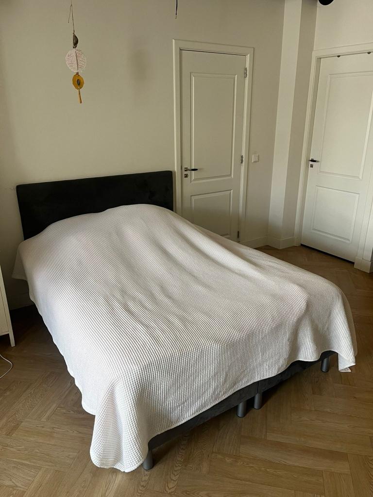 Bed boxspring (2x70) met matras 140 x 200, Ophalen, Gebruikt, 140 cm, Twijfelaar