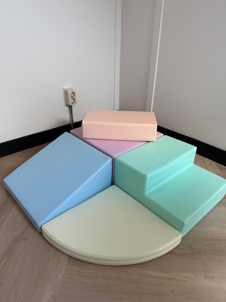 IGLU hoek klimset 5 zachte speelblokken pastelkleuren, Ophalen, Zo goed als nieuw, Jongen of Meisje