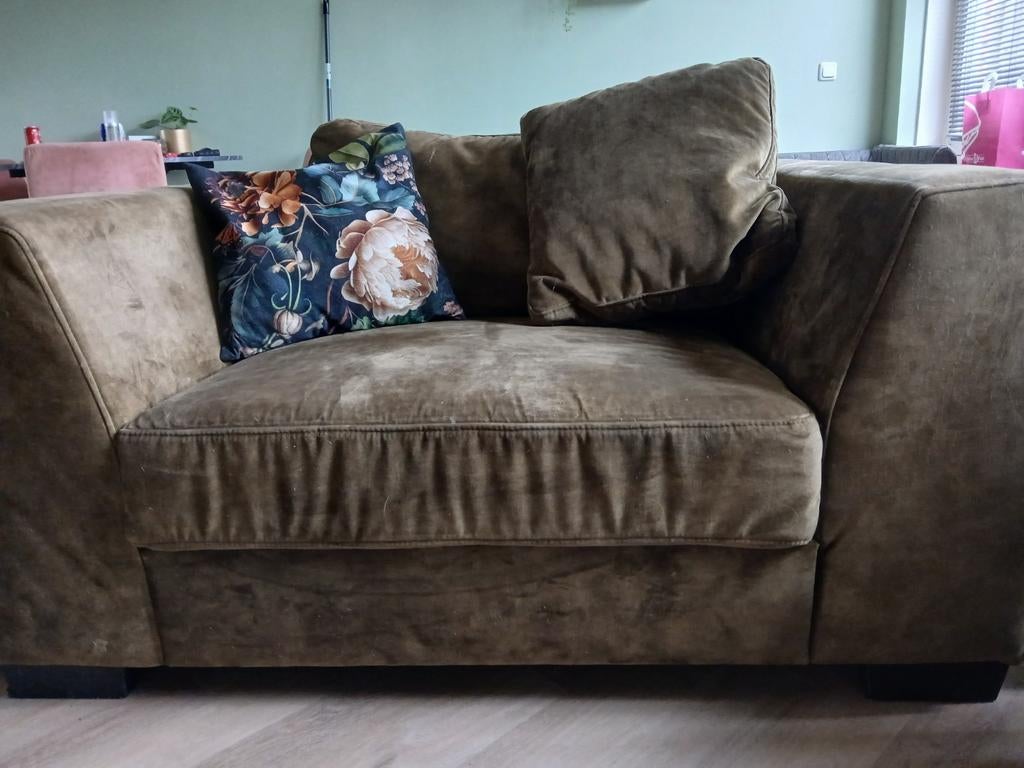 Comfortabele loveseat in olijfgroen velours, Ophalen, Modern, Comfortabel, Gebruikt, 75 tot 100 cm