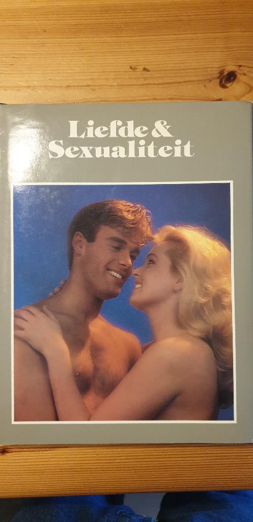 Liefde en sexualiteit. Een prachtig boek van lekturama., Boeken, Ophalen of Verzenden, Gelezen, Overige onderwerpen, Achtergrond en Informatie