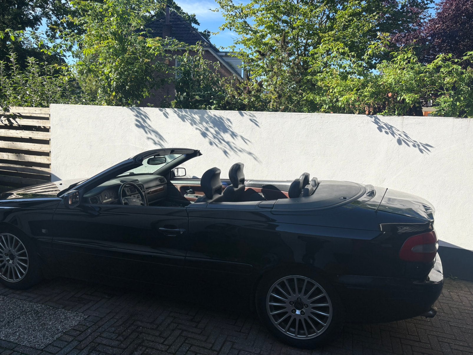 Volvo C70 2.0 T 163PK Cabrio AUT 2001 Zwart, Auto's, C70, 4 stoelen, Particulier, 1600 kg
