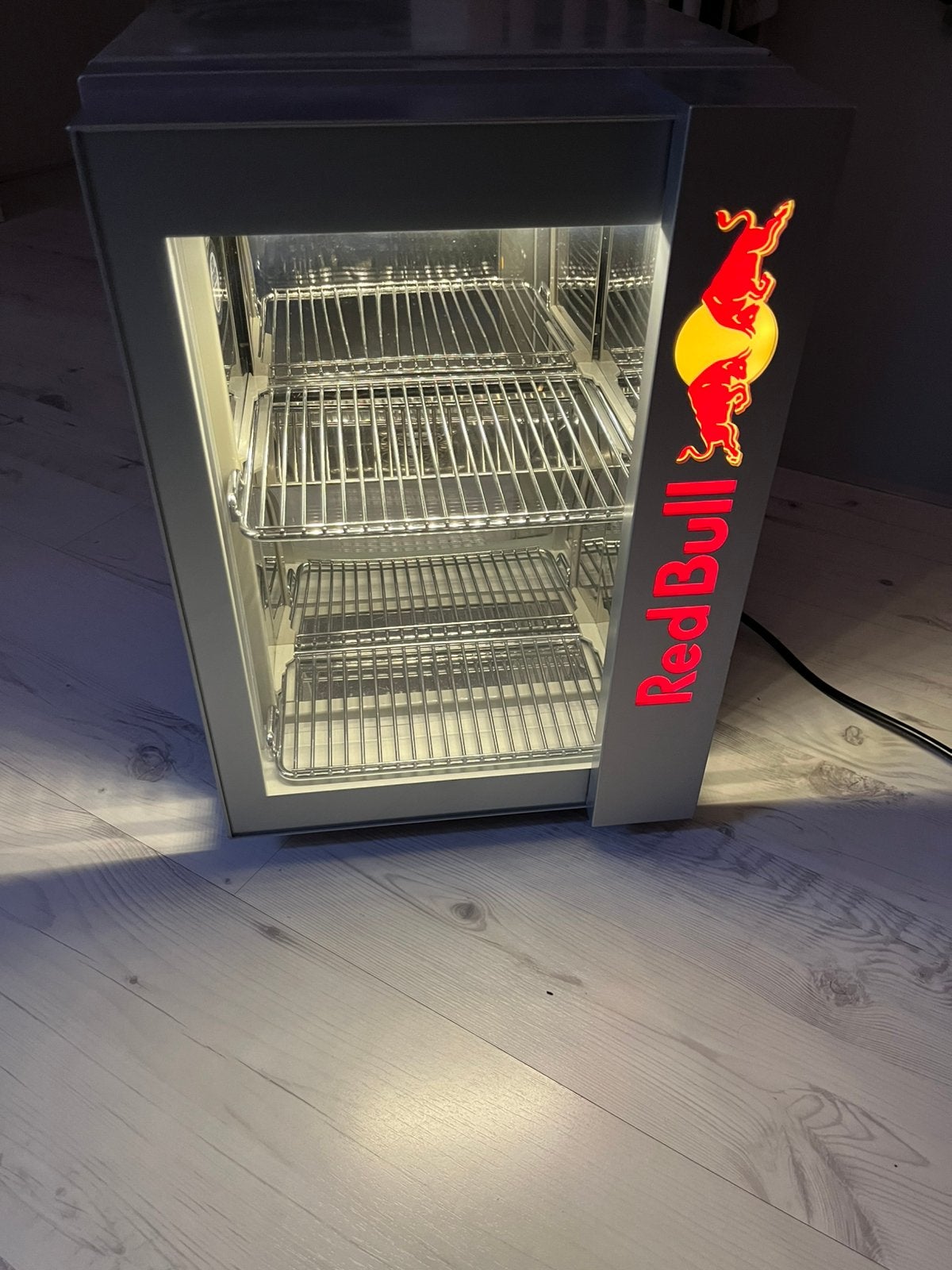 Redbull / Red Bull mini koelkast led zgan baby cooler, Ophalen, Zonder vriesvak, Minder dan 45 cm, Minder dan 85 cm