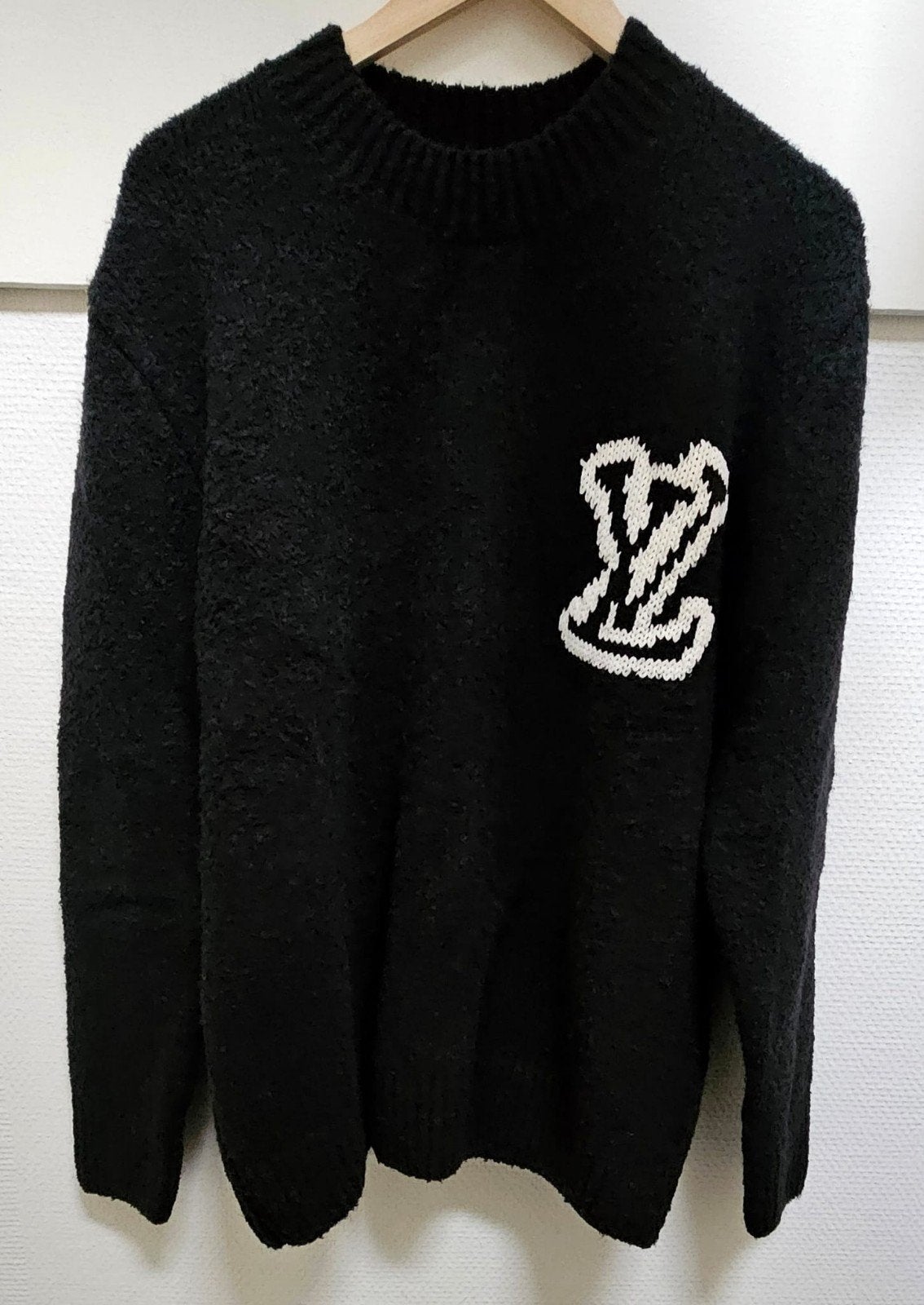 Louis Vuitton trui, Verzenden