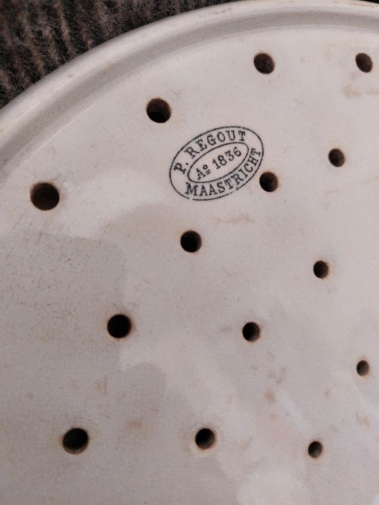 antieke uitlekschaal treef Petrus Regout Maastricht 29 cm, Antiek en Kunst, Antiek | Servies los, Ophalen