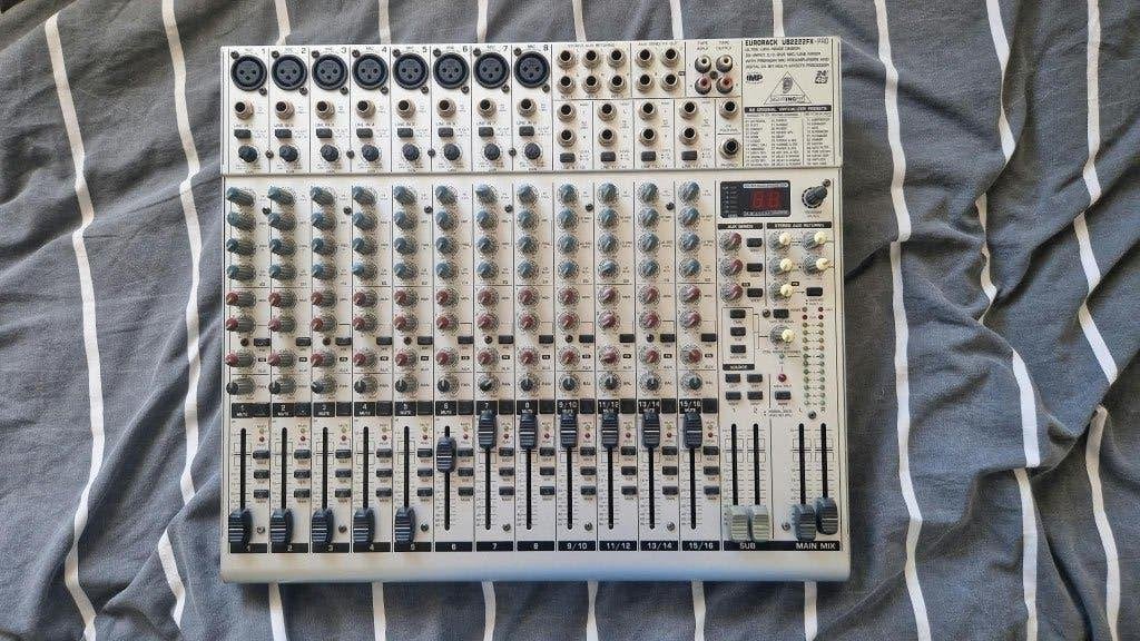 Behringer eurorack mengpaneel, Ophalen, Gebruikt, 10 tot 20 kanalen, Microfooningang