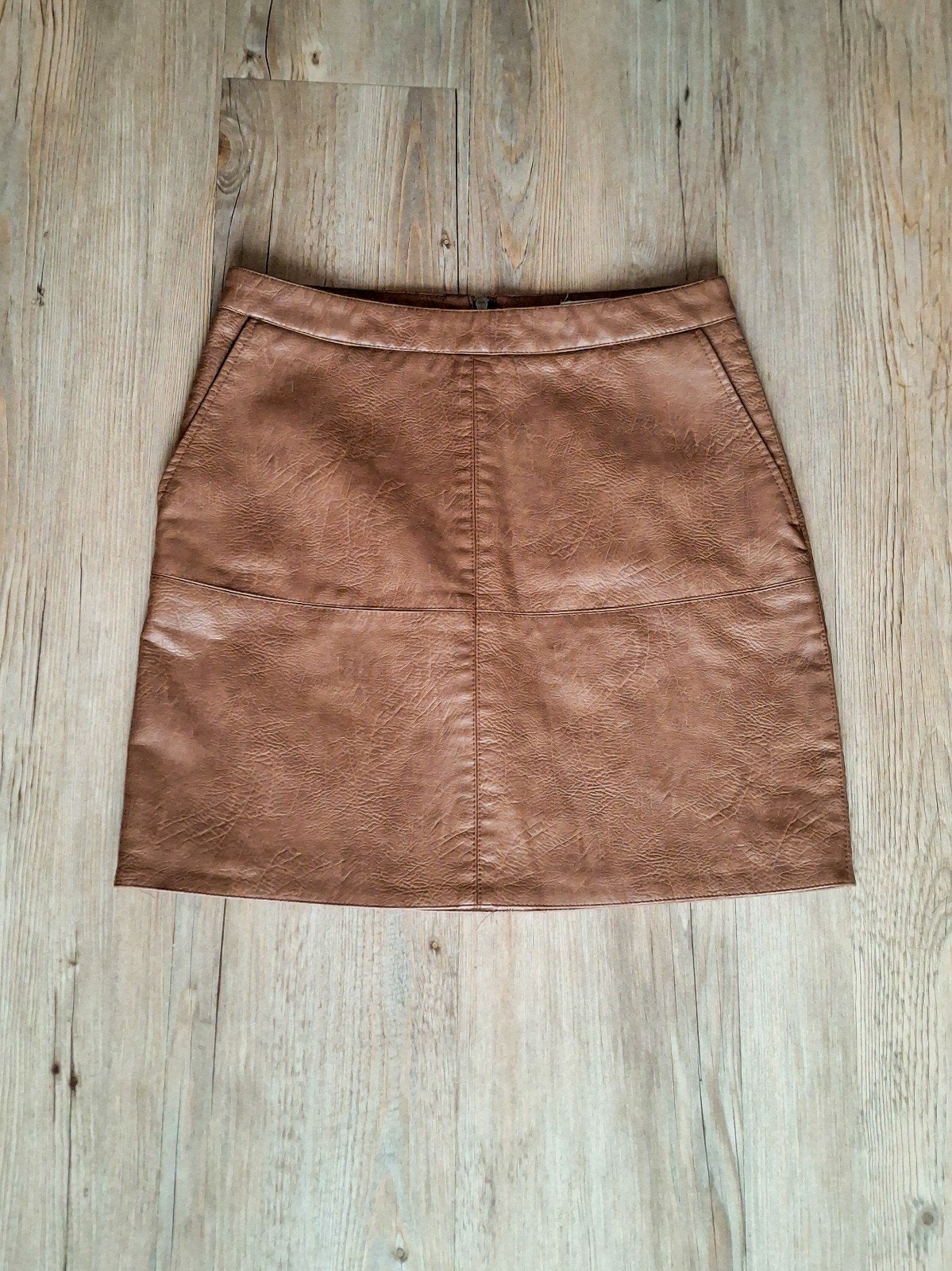 Bruin leather look rokje - Cotton Club - Maat XS, Kleding | Dames, Bruin, Verzenden, Boven de knie, Maat 34 (XS) of kleiner
