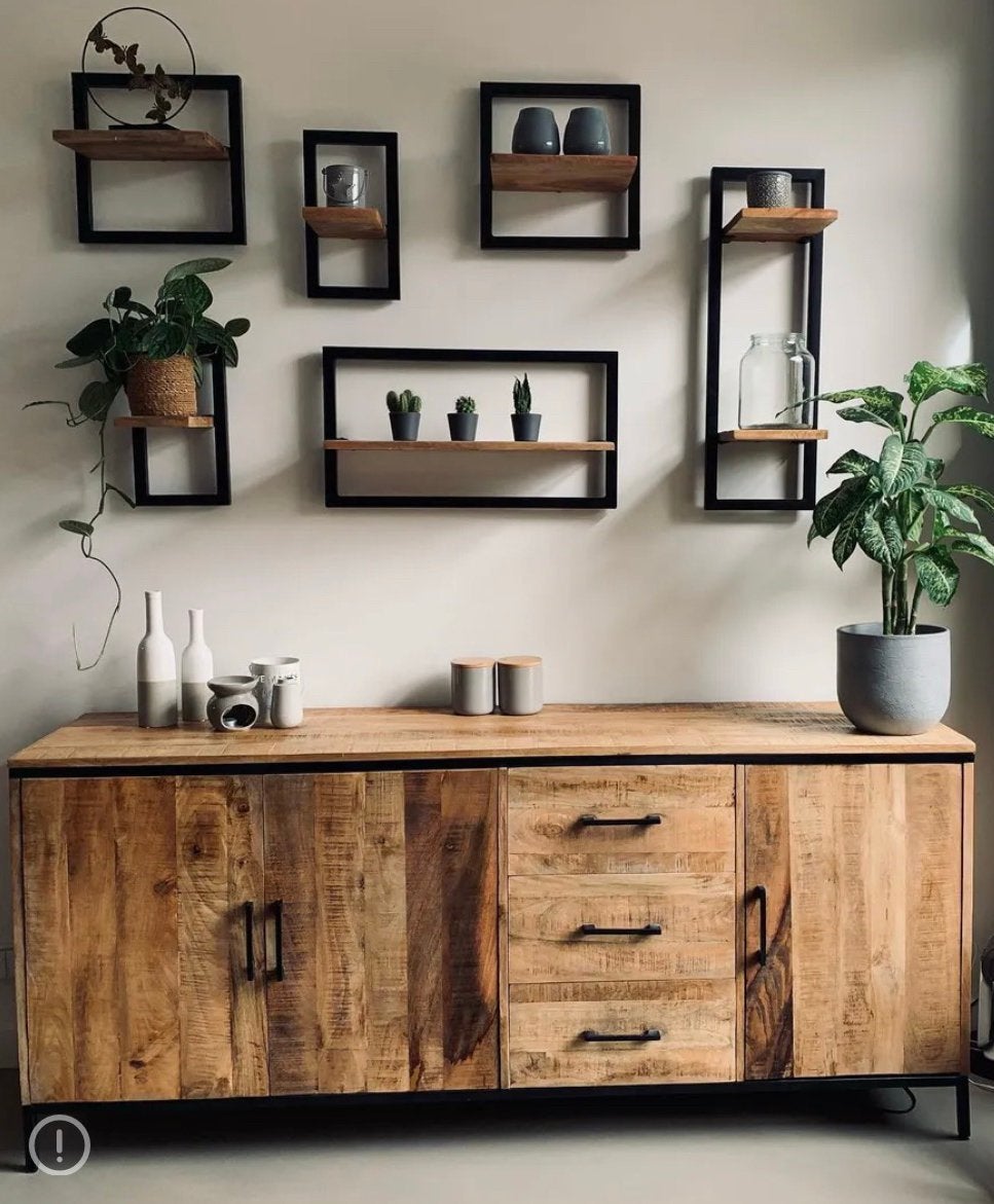 Dressoir van mangohout met metaal, Huis en Inrichting, Kasten | Dressoirs, Ophalen, 150 tot 200 cm, Zo goed als nieuw, Met lade(s)