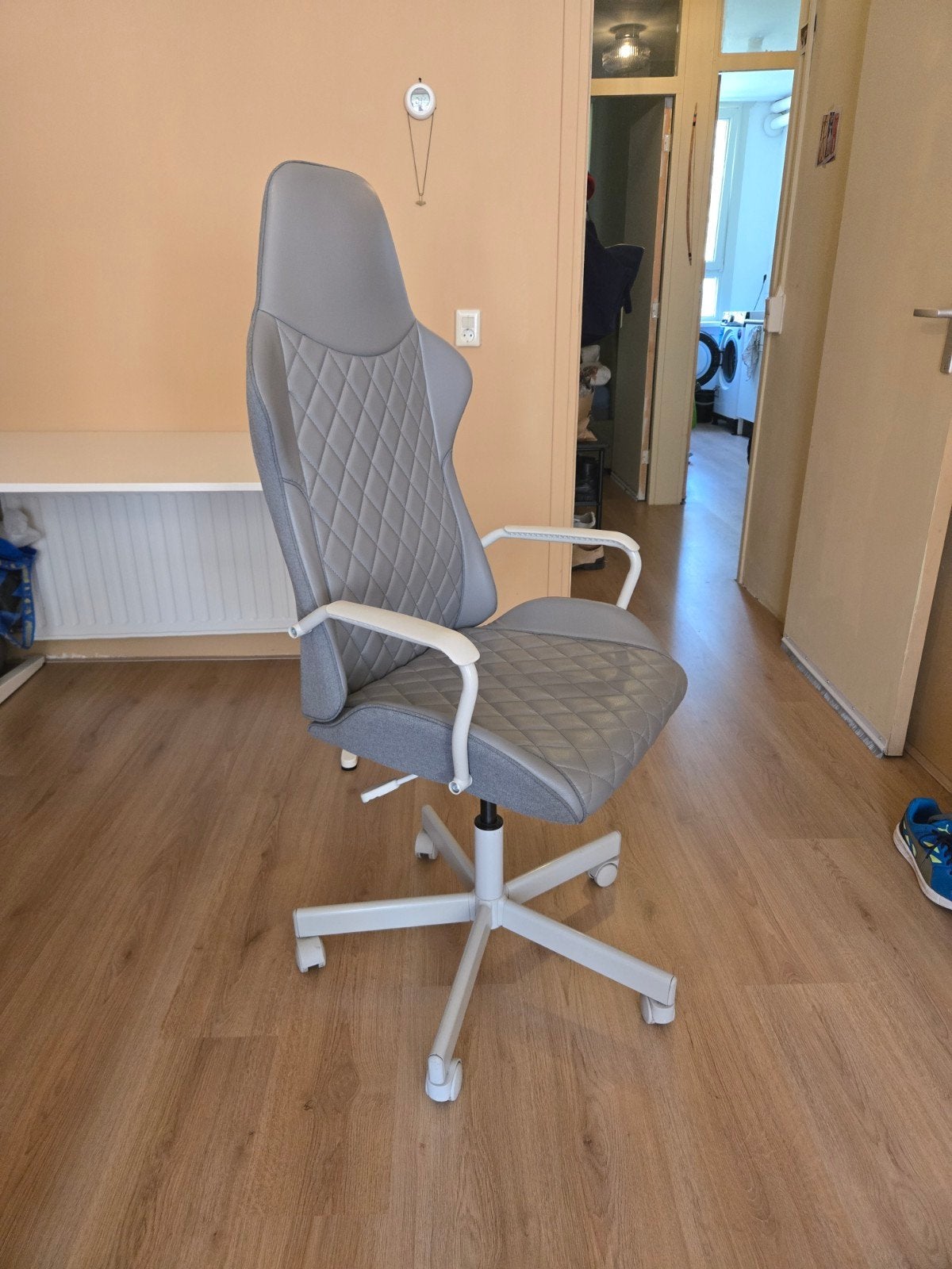 Grijze Gaming Bureaustoel - Ikea UTESPELARE Gaming Chair, Huis en Inrichting, Bureaustoelen, Ophalen, Gaming bureaustoel, Zo goed als nieuw
