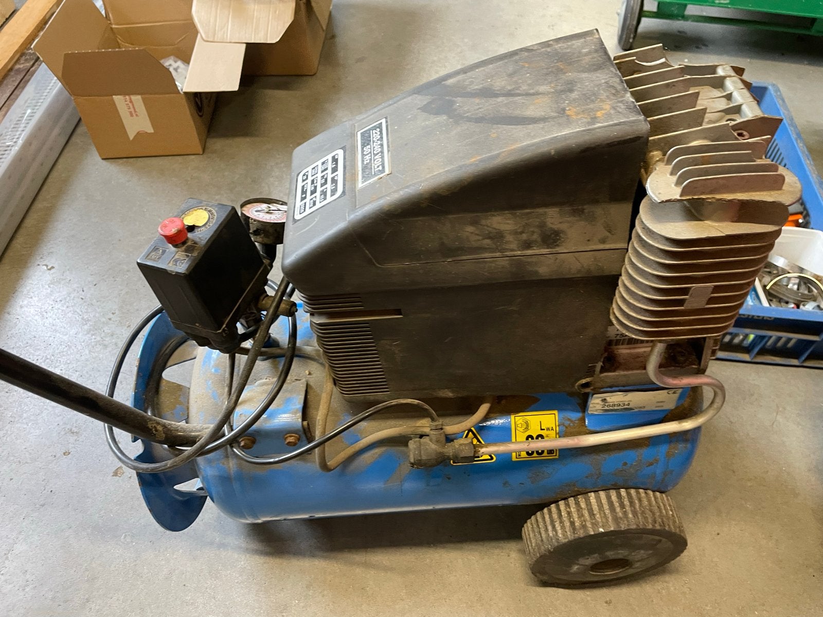 Falcon Compressor M 360/25 - 220-240V, 50Hz, Doe-het-zelf en Verbouw, Compressors, Gebruikt, 6 tot 10 bar, Ophalen of Verzenden