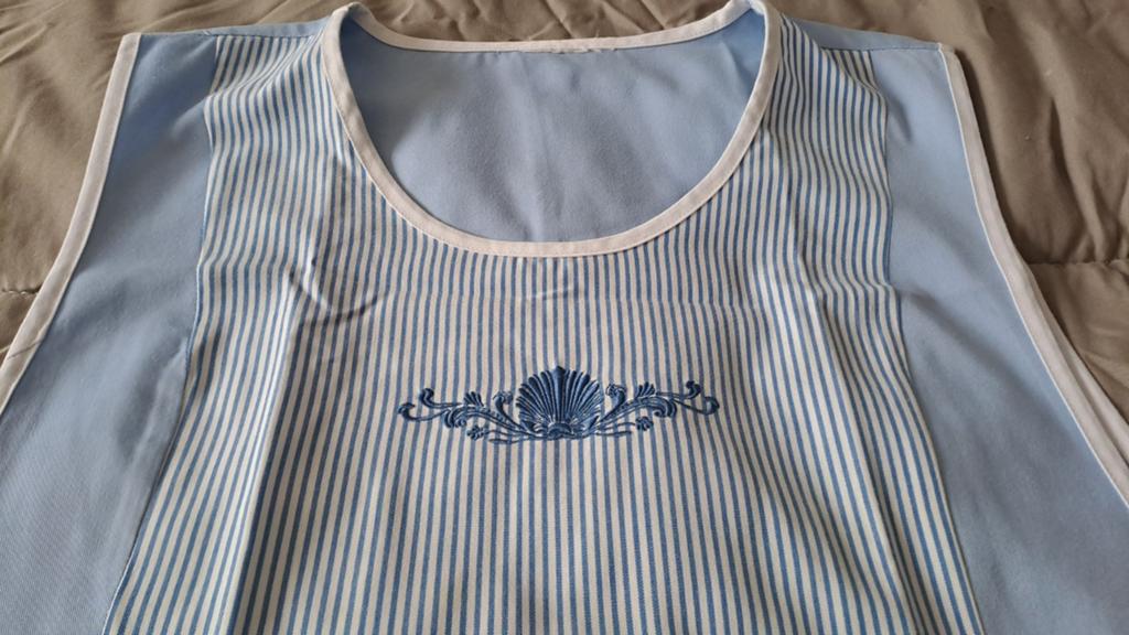 Leuke vintage blauwe schort met zakken, Huis en Inrichting, Keuken | Textiel, Schort, Blauw, Ophalen of Verzenden, Zo goed als nieuw