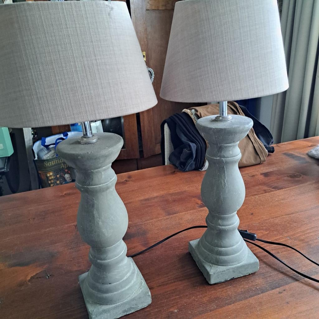 2 tafel,nacht, of hal lampjes 56 cm hoog zand/ klei kleur, Ophalen, 50 tot 75 cm
