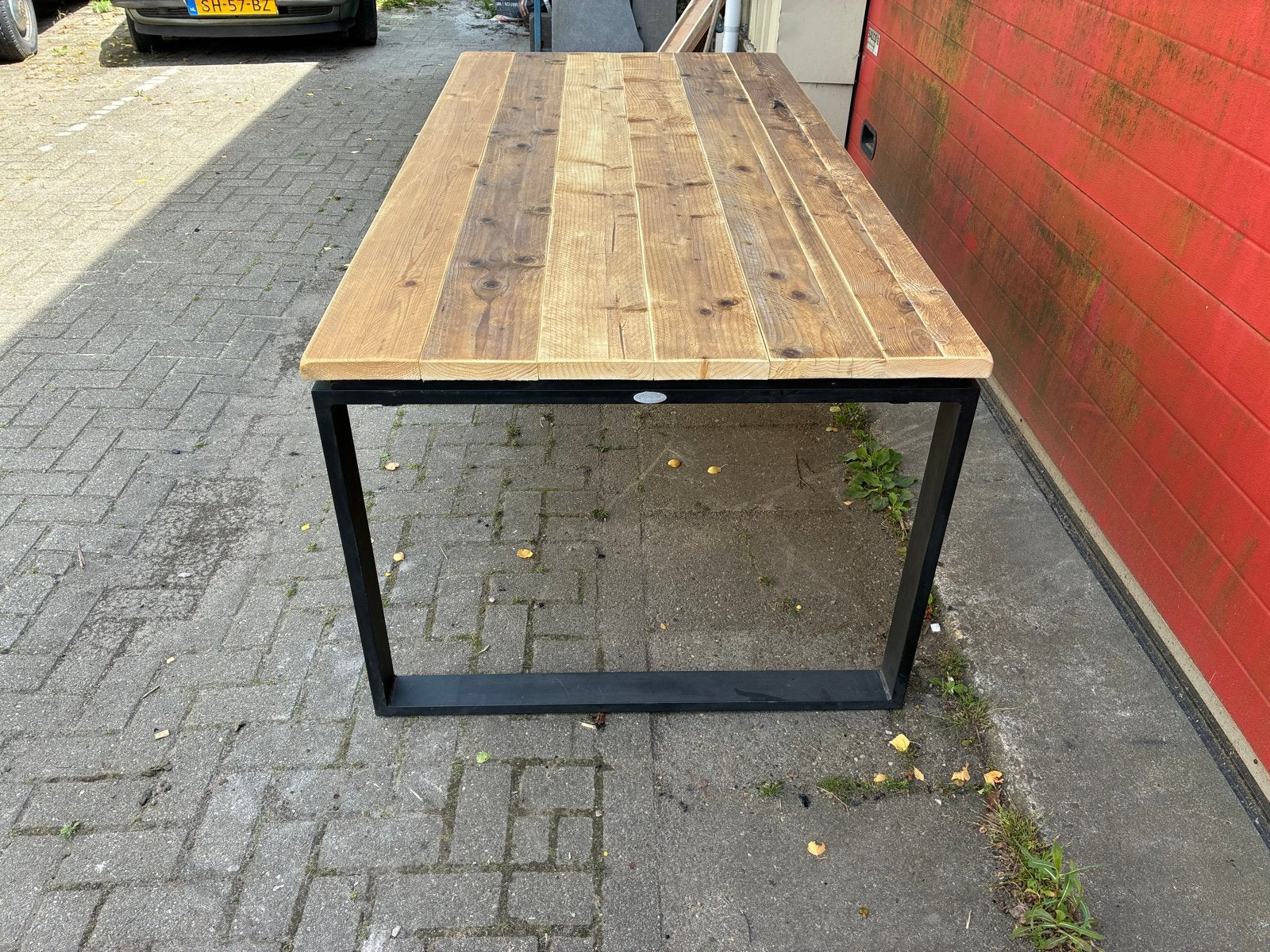 Tafel met steigerhouten houten blad en metalen onderstel, Ophalen, Gebruikt, Handelsweg 28b, 100 tot 150 cm