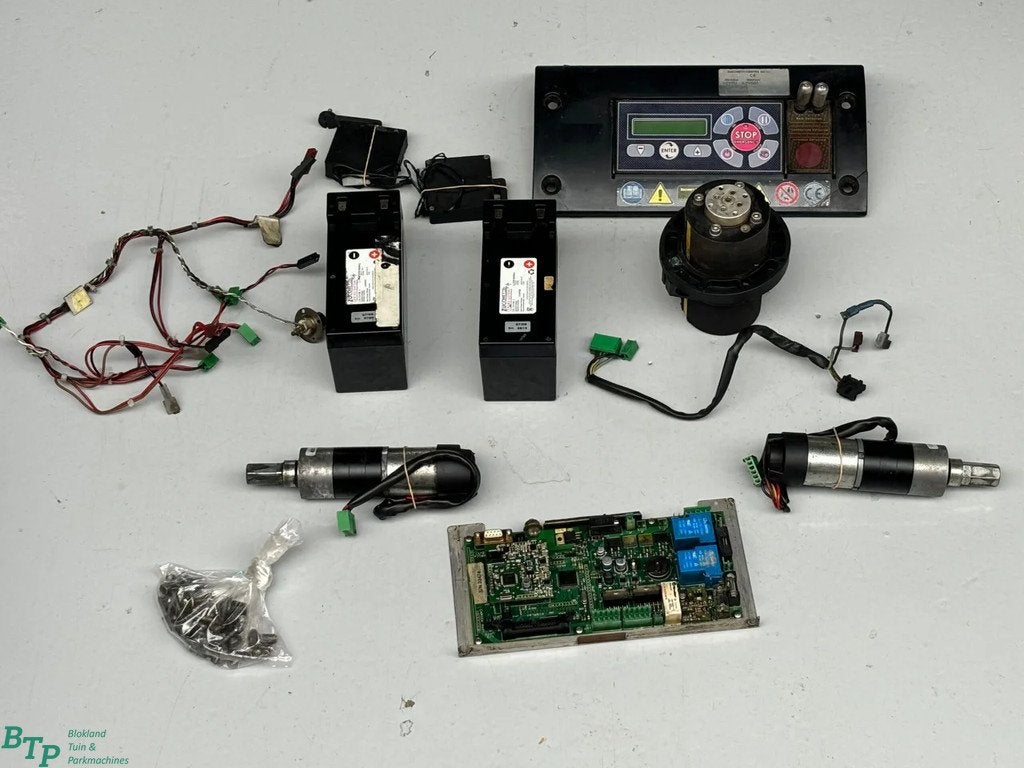 Ambrogio Stiga Gebruikte robotmaaier onderdelen moederbord w, Tuin en Terras, Zitmaaiers, Gebruikt, Ambrogio Stiga