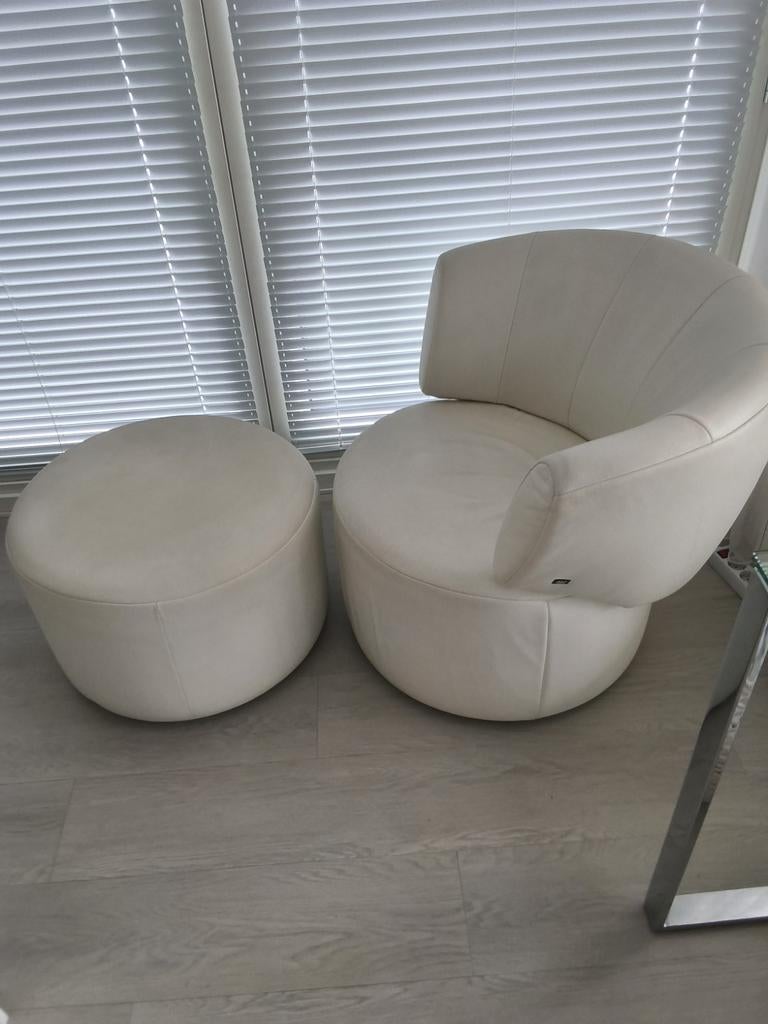 Leren fauteuil Rolf Benz met poef, wit, Ophalen, 75 tot 100 cm, Leer, 50 tot 75 cm