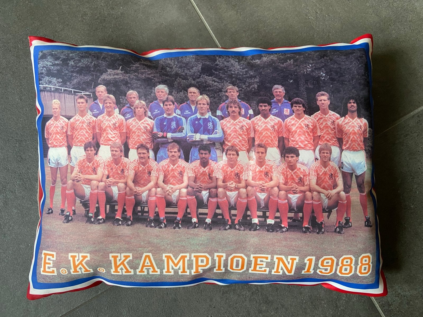 Kussen Nederlands Elftal EK Kampioen 1988 - Collectors Item, Verzamelen, Ophalen of Verzenden, Gebruikt, Overige binnenlandse clubs